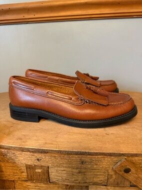 GH Bass and Co. weejuns women's kiltie tassel loafers 7.5